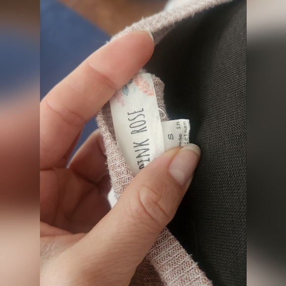 Spring knit  top - Picture 3 of 4